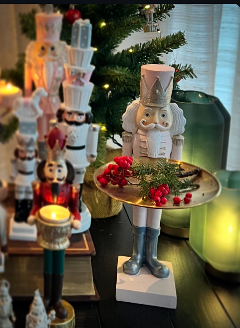 Nötknäppare VICE MARSIPAN med fat